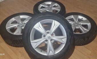 Predám zimny komplet Toyota CH-R 5x114,3 R17 ,215/60 R17