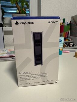 predam dokovaciu stanicu na playstation 5 ovladace