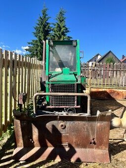 Lesný pasový traktor Bulgar T54