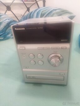 Predam minisystem Panasonic, radio kazete, CD.