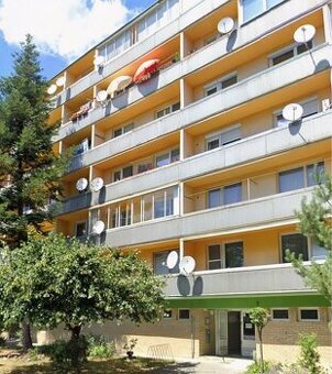 Na prenájom 3 izbový byt s balkónom, ul. Brezová, Piešťany