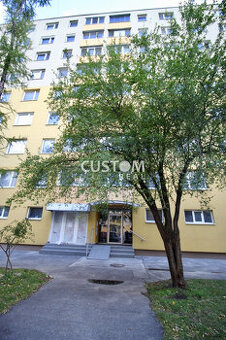 Veľký 4 - izbový byt s lodžiou  v mestskej časti Petržalka