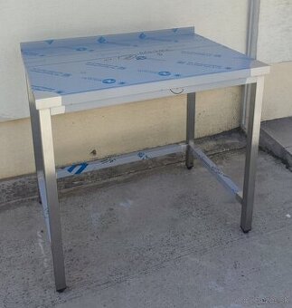 Nerezový nábytok, kuchynské stoly, pracovné gastro stoly