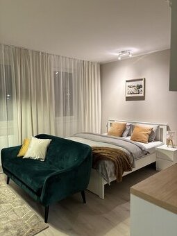 Na prenájom:1-izbový byt s parkovacím miestom - Ovocné sady