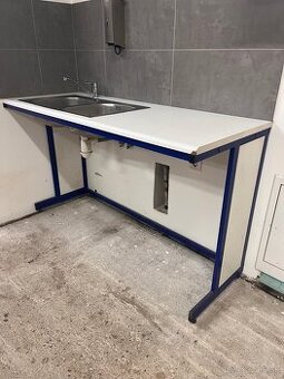 Pracovný stôl ponk