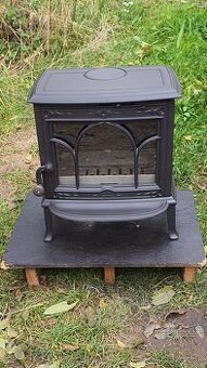 Liatinové kachle Jotul F 100 CB čierný lak