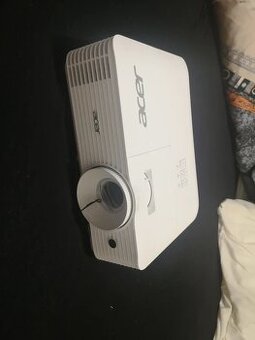 projektor ACER vhodny do EXTERIERU