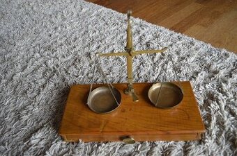 predam krasne starozitne lekarnicke vahy - 1