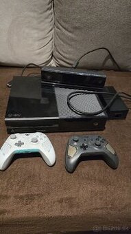 Xbox One + Kinect + 2 ovládače