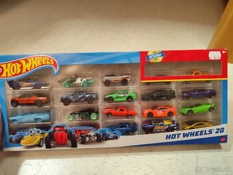 20 Hot Wheels autíčiek