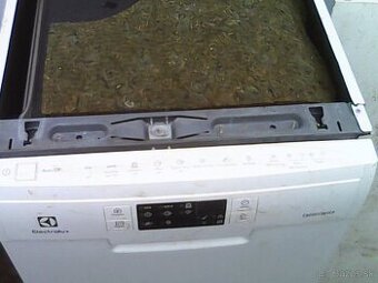 Umyvačka riadu Elektrolux