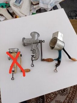 Retro mlynček na orechy / strúhanku, retro mlynček na mäso