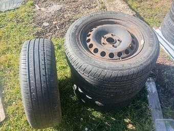 Predám komplet sadu plechace s letnými pneumatikami