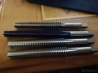 Predam trápez zavitnik Tr12x3 aj lavy