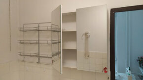 Kúpeľňová skrinka so zrkadlom+ kovová polička - 1