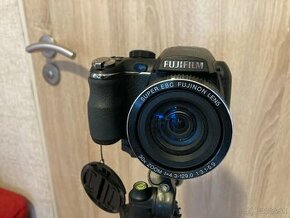 Fujifilm FinePix S4000 - 1