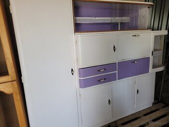 Retro kuchynský kredenc prerobeny