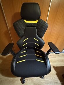 Herná stolička s boxspring čalúnením – výborný stav, 100 €