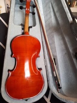 Predám skvelú nepoškodenú VIOLU,40 CM.