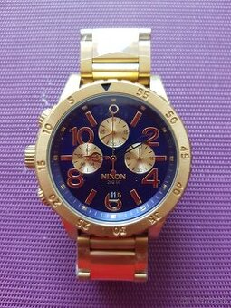 Nixon gold 48-20 chrono