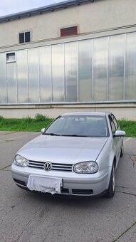 Golf 4