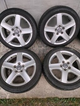 4ks alu disky orig. Vw 5x112 R17 pneu 225/45 R17 4mm