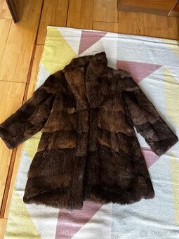 Pravý norkový kabát