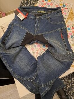 Predam uplne nove rifle, Ayrton