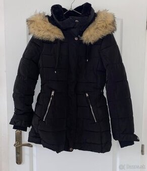Zara damska zimna cierna bunda velkost S