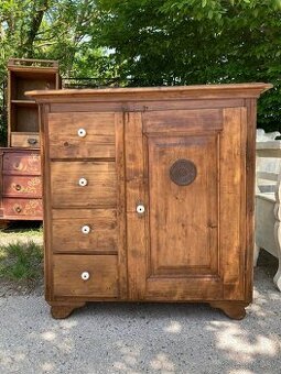 Potravinová skrinka / chlebník