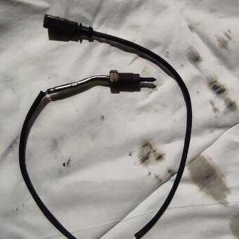 Snímač teploty výfukových plynov