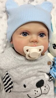 Realistická bábika Maxík