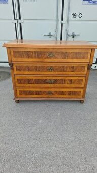 Starozitna komoda Altdeutsch