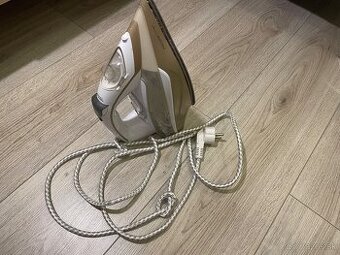 Žehlička ETA 227590000