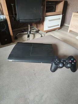 Predám PlayStation 3 (PS3) + hra The Last of Us