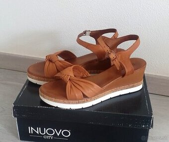 Kožené sandále INUOVO v.40