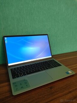 Dell Inspiron 15 3520 | i5 • 16GB • 1TB SSD