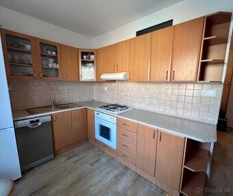 Kuchynská linka so spotrebičmi