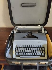 Predám písací stroj.