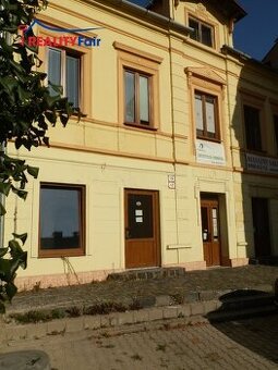 PRENÁJOM-obchodného priestoru s parkovacím miestom - Horná u
