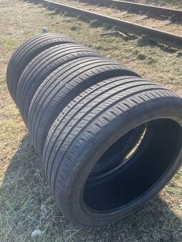 235/40 R19XL 96Y letné Barum Bravuris