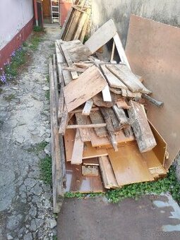 Laty, drevo