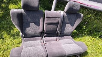 Toyota landcruiser 120 zadné sedacky