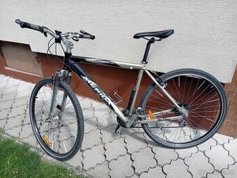 Trekingový bicykel