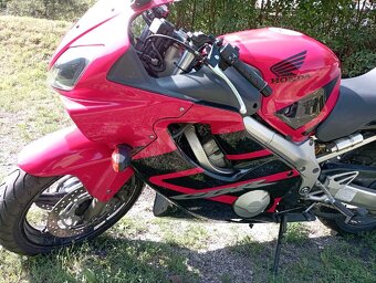 Honda CBR 600 F - len 11900km