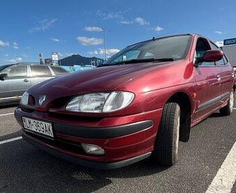 Megan 54 000km