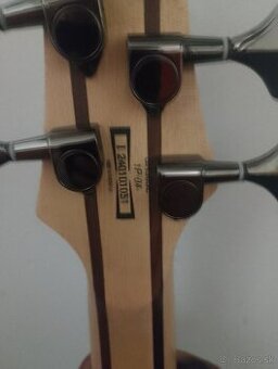 Bas gitara Zn Ibanez SR305E