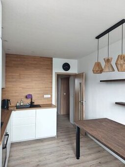 4-izbový byt, kompletná rekonštrukcia, 83,5 m2, podlažie 3/8