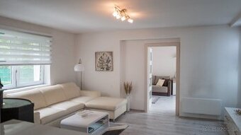 3-izbový byt v rodinnom dome so záhradou na predaj - 1