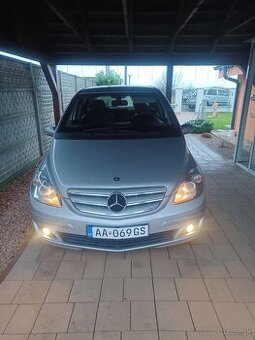 Mercedes-benz B200